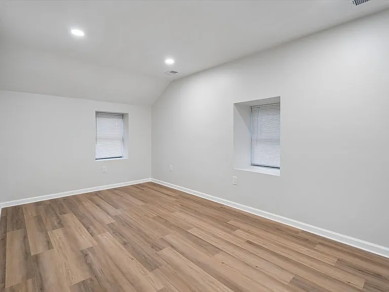 4359 Fleming St — Photo 12