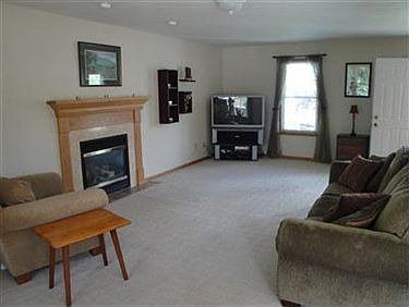 4th image of 2204 Frankie Ln