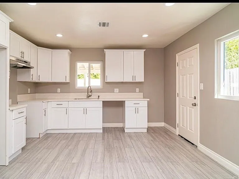 3531 Brynhurst Dr — Photo 4