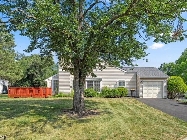 123 Harrow Dr, Somerset, NJ 08873