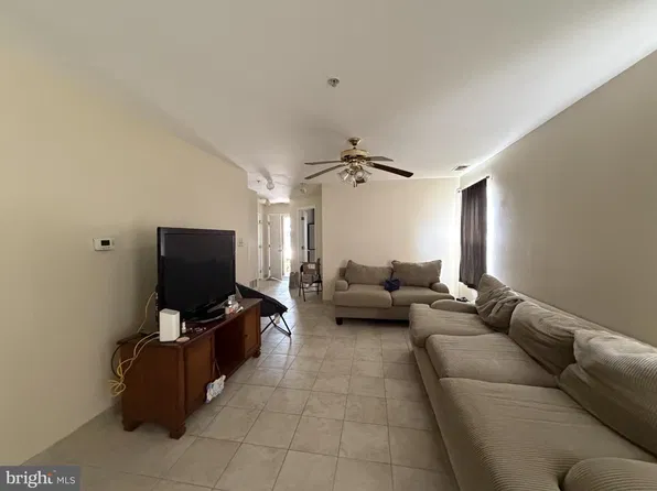 54 Foxglove Dr, Riverside, NJ 08075