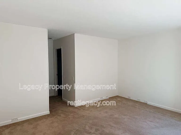 255 Munroe St — Photo 11