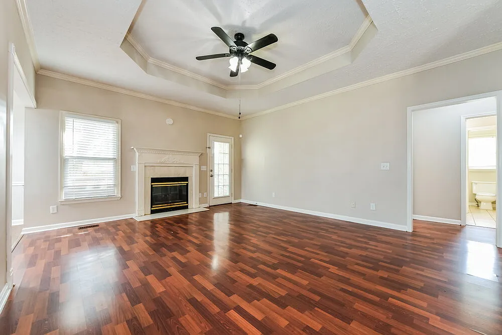 3 bed, 2.0 bath, 1904 sqft, $2,370 — Photo 4