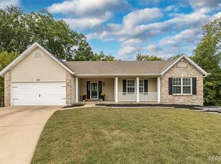 1094 Treeshade Dr, Saint Peters, MO 63376