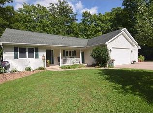 325 Pleasant View Cir, Tigerton, WI 54486