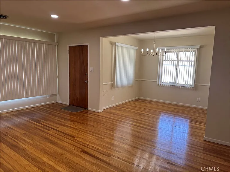 831 W Harvard Pl — Photo 6
