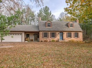 907 Willow Ridge Rd, Hudson, WI 54016