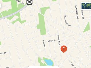 2 1st St, Nesconset, NY 11767