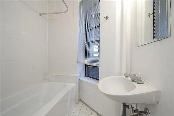 Rented by Space Marketing Shop | media 13