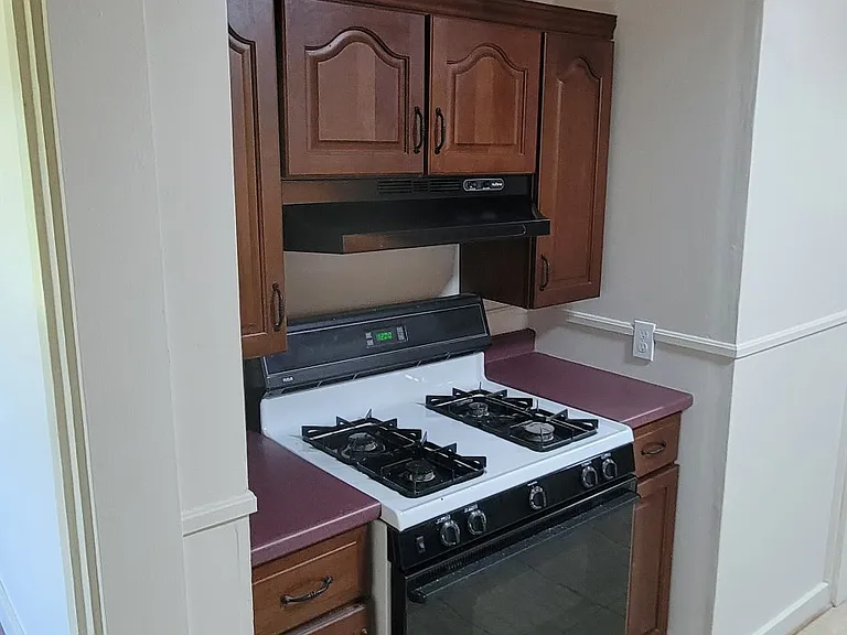 25 Douglas St — Photo 10