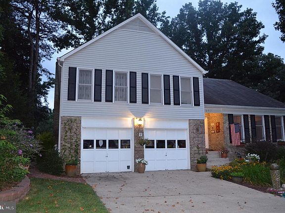 3rd image of 4091 Camelot Ct