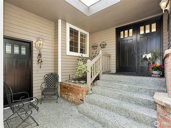 5th image of 24311 SE 41st Place #10