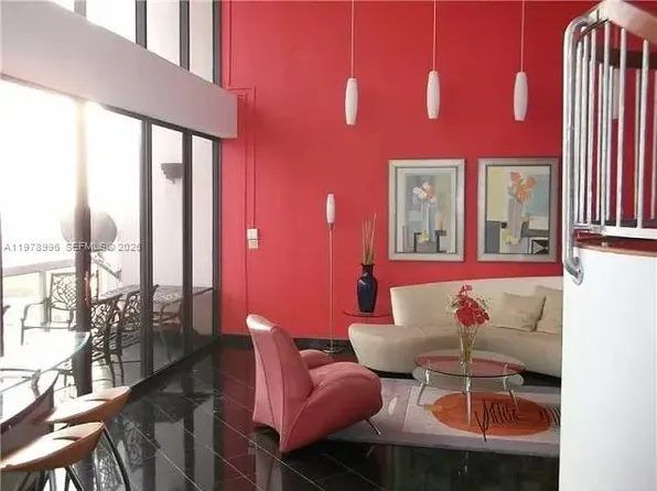 20185 E Country Club Dr APT Ts 3, Aventura, FL 33180