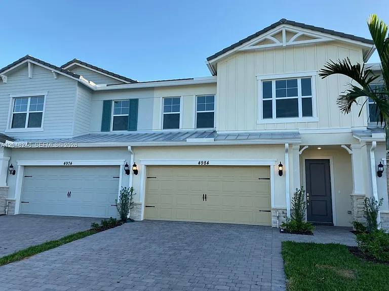 4984 Greenway Dr — Photo 4