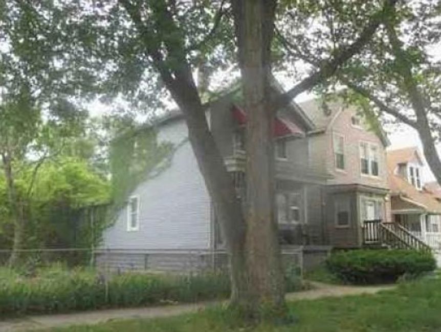 2nd image of 7625 S Dante Ave