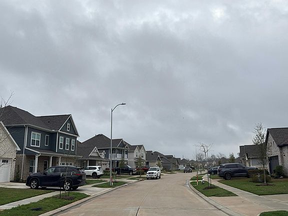 4th image of 8110 Red Shiner Way