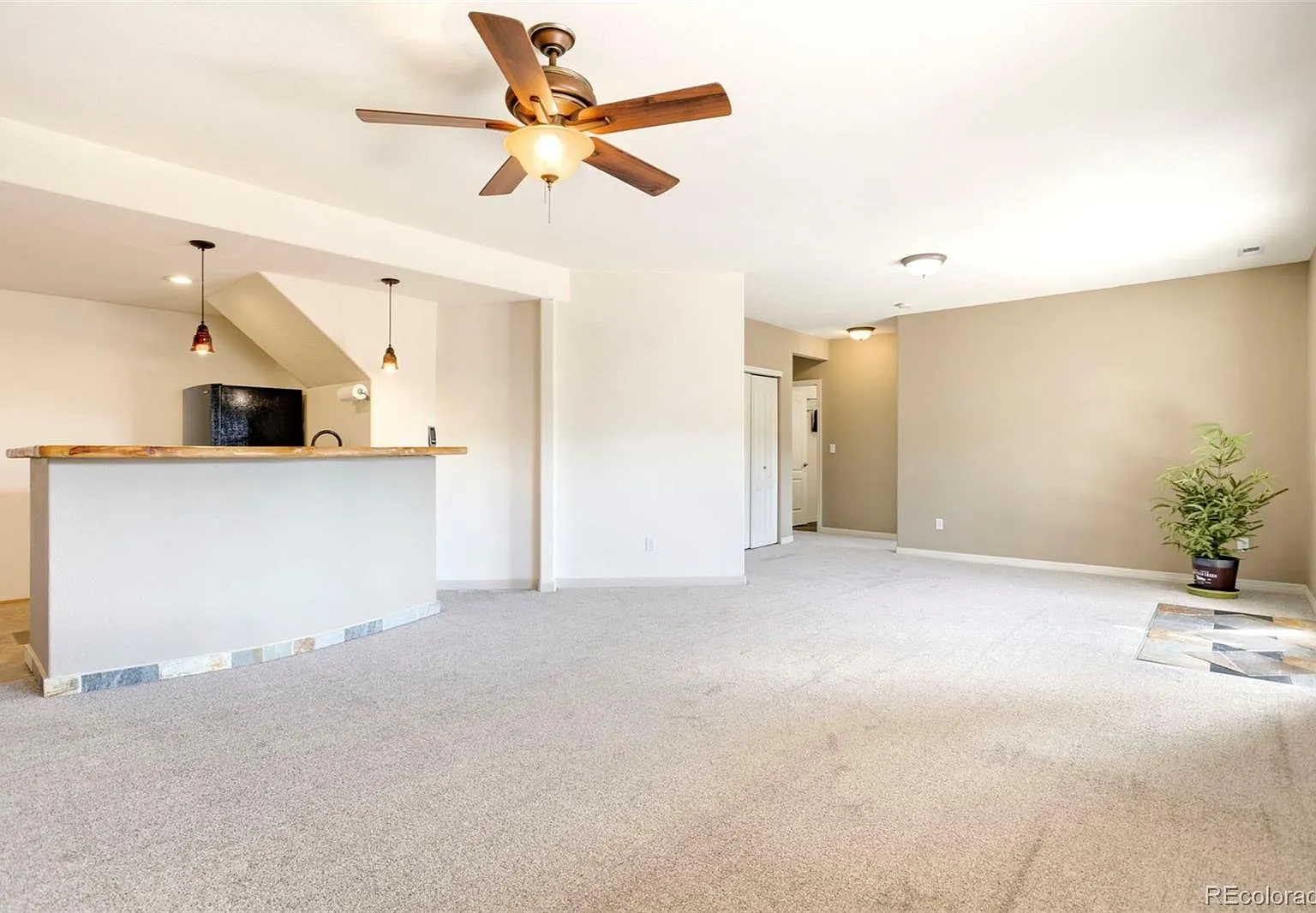 3 bed, 1200 sqft, $1,850 — Photo 2