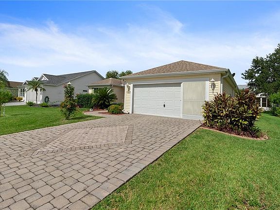 3rd image of 1703 Augustine Dr