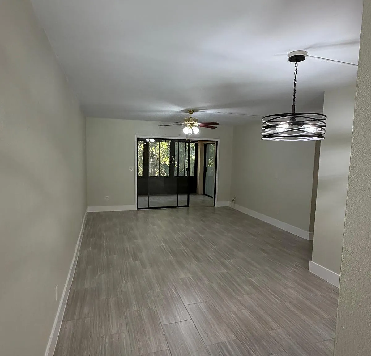 2 bed, 1000 sqft, $1,650 — Photo 2