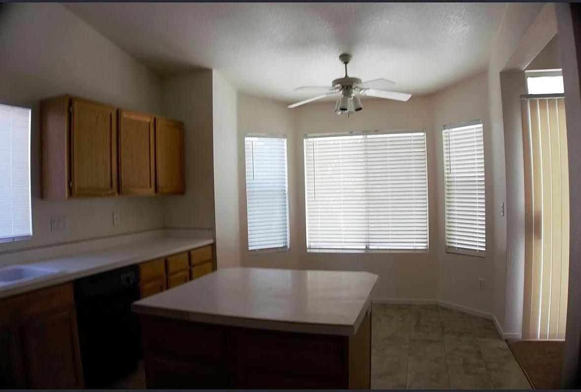 4 bed, 1922 sqft, $2,500 — Photo 3