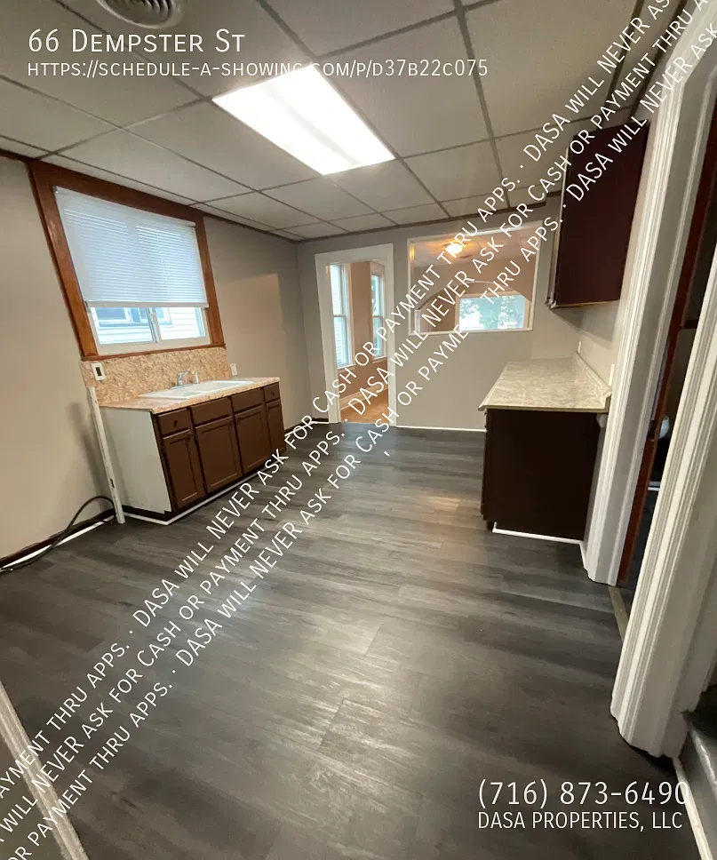 66 Dempster - 5 Bed / 1 Bath — Photo 2