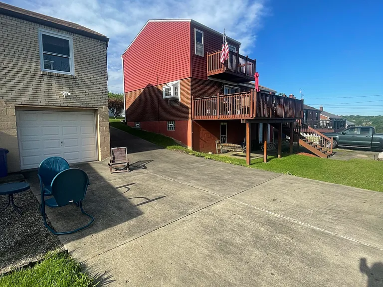 552 Horning St — Photo 17