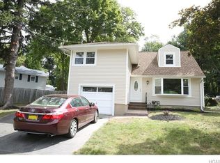 143 Lake Rd, Valley Cottage, NY 10989