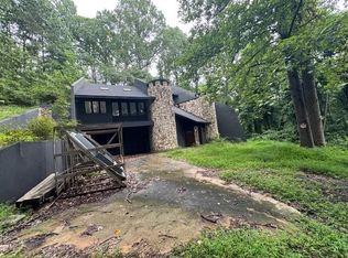 1809 Silver Ridge Ct, Stone Mountain, GA 30087