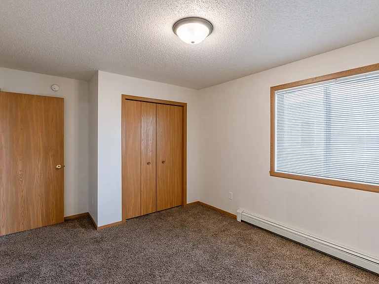 Fargo, ND Thunder Creek Apartments | Bedroom