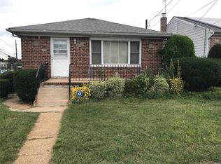 722 Doblin St, Elmont, NY 11003