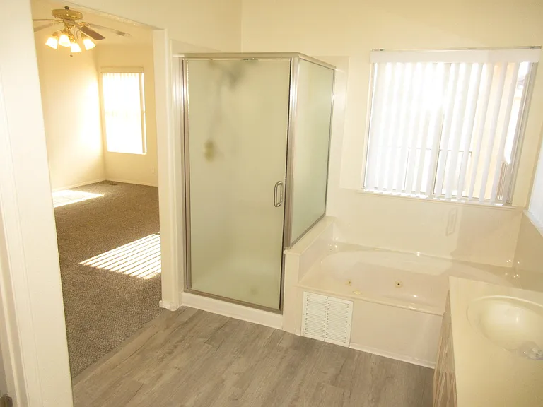 2111 Corte Del Caballo NW — Photo 40