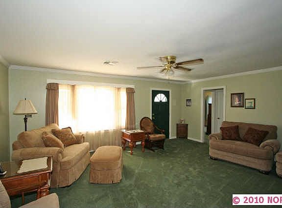 3rd image of 1133 E Jackson Ave