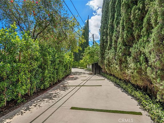 3rd image of 16988 Strawberry Dr