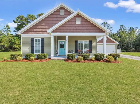 1079 Hillcrest Ln SE, Darien, GA 31305