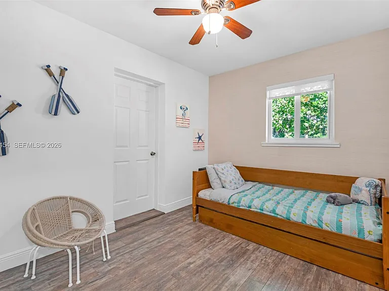23 Susan St — Photo 12