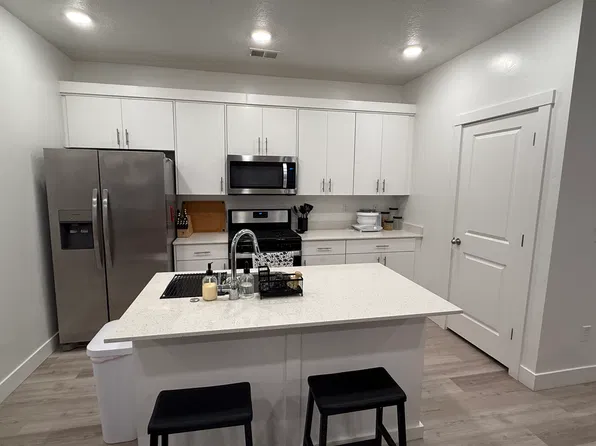 472 W 40 S #J202, Providence, UT 84332
