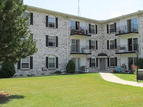 4th image of 125 N University Dr Unit 226