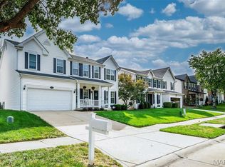 820 Jb Hunt Ct, Ballwin, MO 63021