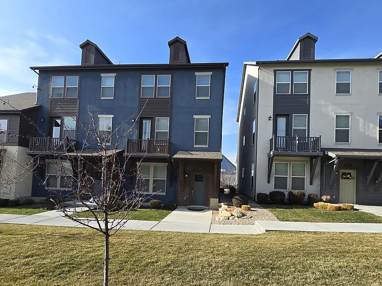 2124 N 750 W — Photo 1