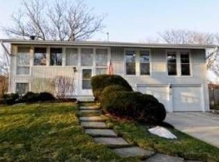 21W134 Monticello Rd, Lombard, IL 60148