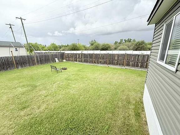 3rd image of 4920 52nd Ave
