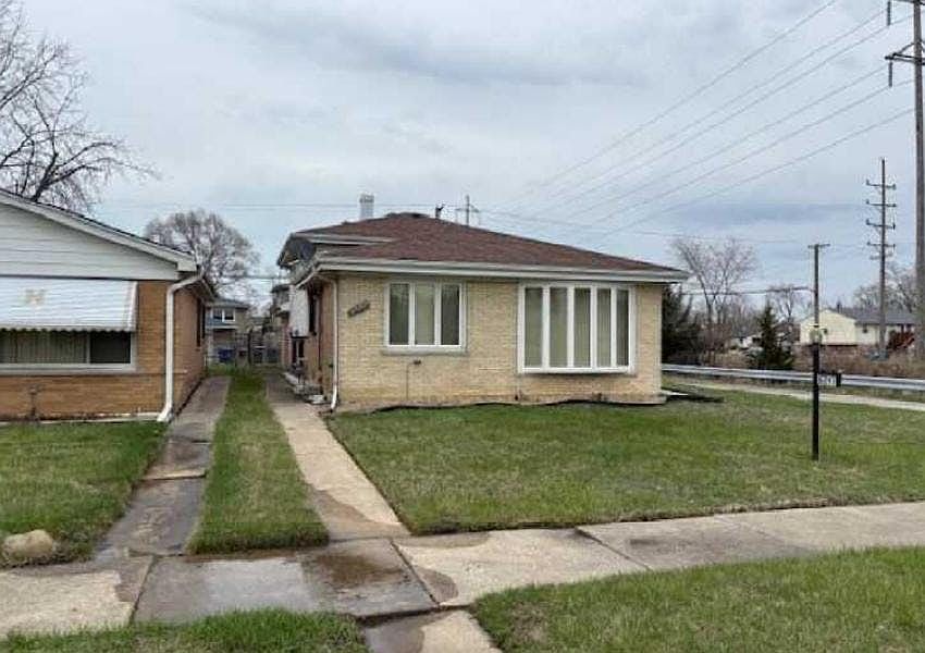 1st image of 16047 Marshfield Ave