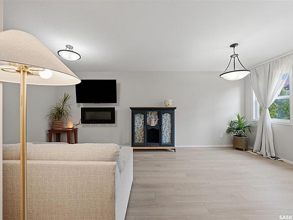 5th image of UNIT 507-150 Langlois WAY