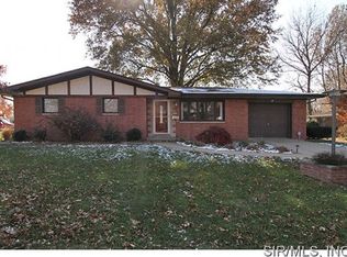 412 Mitchell Ln, Belleville, IL 62223