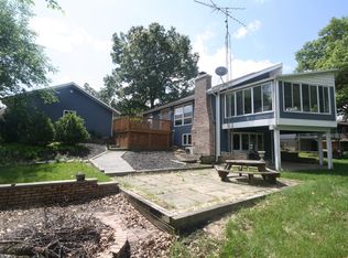 92974 Lakeshore Dr, Lawton, MI 49065