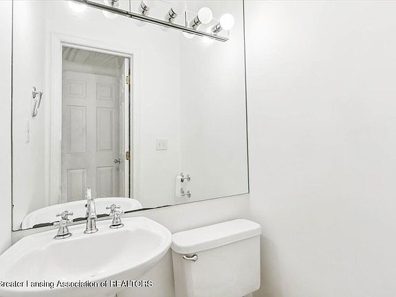 3rd image of 6219 Beechfield Dr