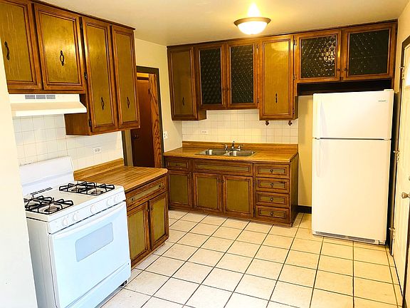 4th image of 40 N Elm Ln