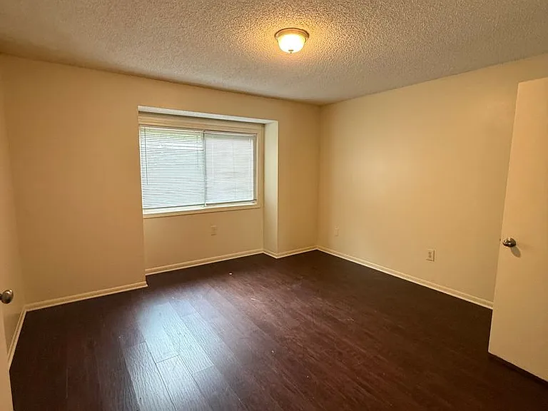 8717 Granite Dr — Photo 4