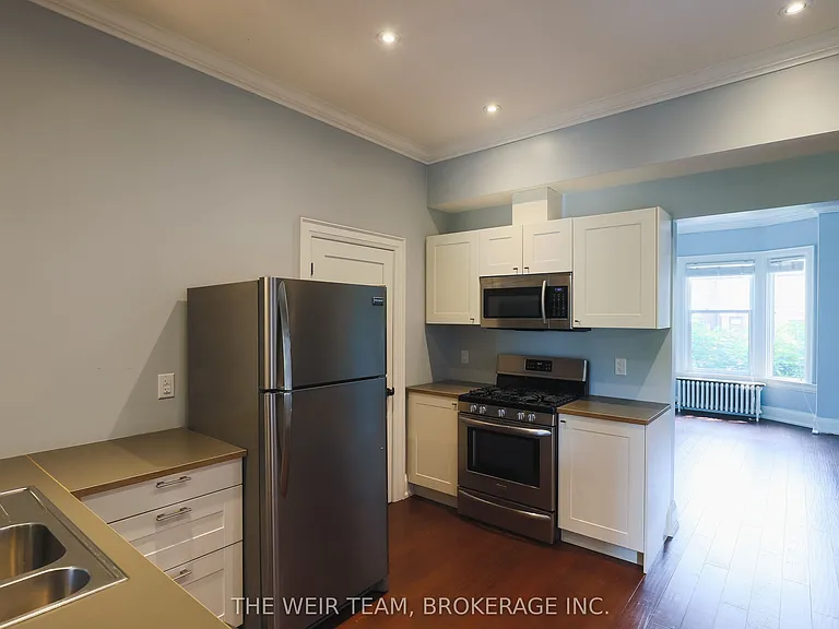 672 Broadview Ave #MAIN — Photo 7
