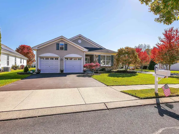 38 Brampton St, Galloway, NJ 08205